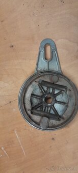 Zadny brzdovy stit - 2