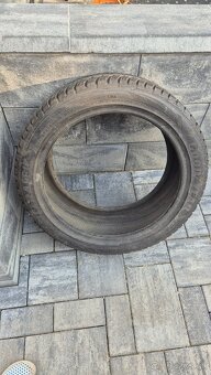 Good Year 235/45 r18 - 2