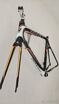 Karbonový rám Colnago - 2