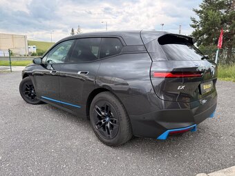BMW iX 40 xDrive / rok 2023 - 2