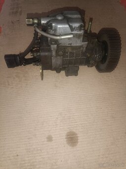 Predám rotačné vstrekovacie čerpadlo na vw 1.9tdi - 2