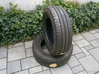 Predám 2x letné temer nové pneu Goodyear 215/65 R16C 106/104 - 2