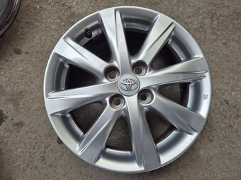4x100 r15 ET39 x 5J elektróny originál TOYOTA - 2