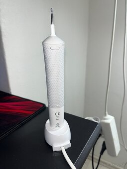 Oral-B elektrická zubná kefka - 2