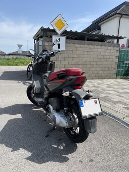 Aprilia SR 125 MOTARD - 2