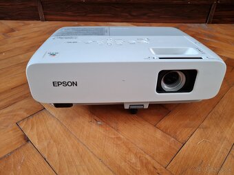 Projektor Epson EB-85 – Na opravu alebo diely - 2