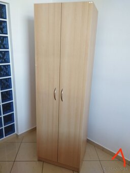 Starší firemný nábytok - rôzny - 2
