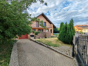 Štýlový dvojgeneračný 5-izb. dom, bazén, Trenčianska Turná - 2