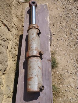 Hydraulický výsuvný piest - 2