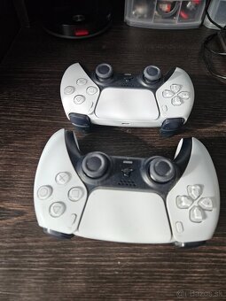 Predám ovládače PS5 DUALSENSE - 2