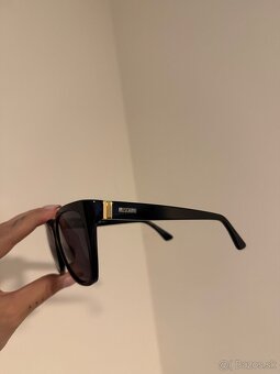 Moschino slnečné okuliare - 2