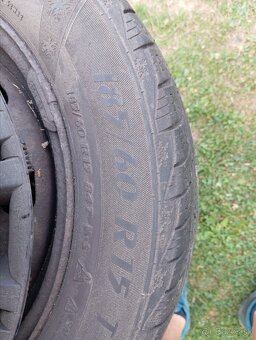Predám zimný pneu 185/60R15 - 2