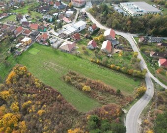 ponúkame na predaj pozemok-zahrada v obci Trenčianske Mitice - 2