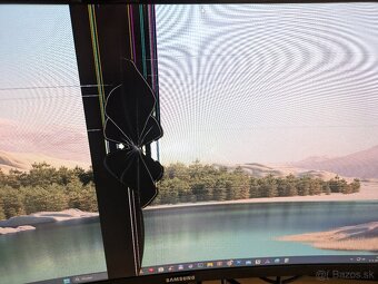 Samsung C24F396 - prasknuty display - 2