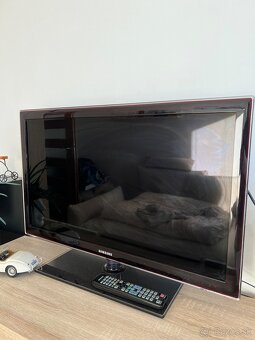 Smart TV Samsung - 32 uhlopriecka - Vynikajuci stav - 2