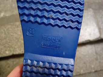 Darujem za cokoladu detské čižmy velkost 34 - 2