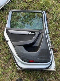Passat b7 dvere (zadné lavé) - 2