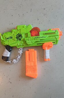 Nerf zombie zbran - 2