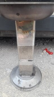 Nerezový gril 30eur, Weber gril 30eur, slnečník 60eur - 2