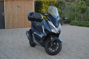 Honda Forza 300 r.v.2021 1 majitel-top stav - 2