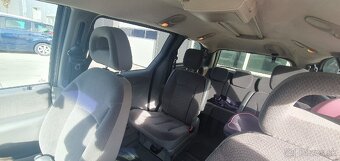 Chrysler Voyager 2.8 CRD 7 Miest - 2