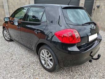 predam,Toyotu Auris 1.4VVTi, benzín, klima - 2