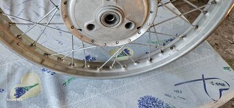 Jawa pionier kolesá. - 2