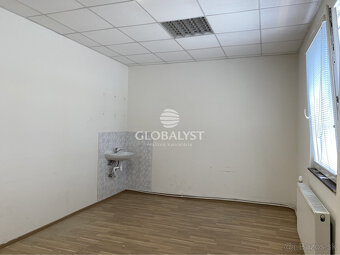 Kompaktná, kancelárska budova - 90 m2 - na Juhu - 2