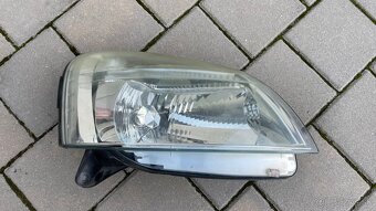 Svetlo Peugeot Partner - 2