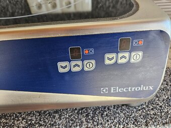 Predám kvalitnú dvoj - indukciu Electrolux - 2