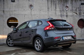 Volvo V40 T2 1.6L Momentum - 2