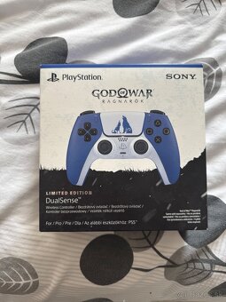 Ovládače na PS5 limited edition - 2
