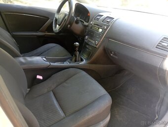 Toyota Avensis combi t27 - 2