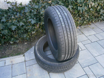 Predám 2x letné pneu Hankook 215/65 R17 99VXL - 2