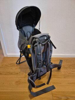 Kvalitný ultraľahký turistický nosič značky Deuter - 2