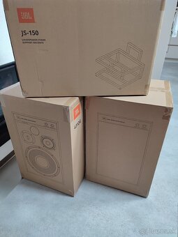 JBL Premium 4312G 3 pásmový reproduktor čierny + stojany - 2