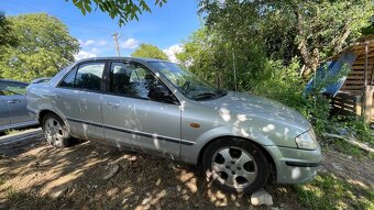 Mazda 323 - 2