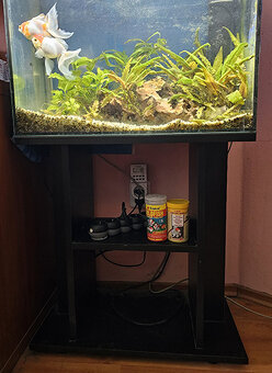 Predám 90 l akvarium - 2