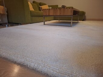 Predam smotanovy koberec 2m x 2.9m - 2