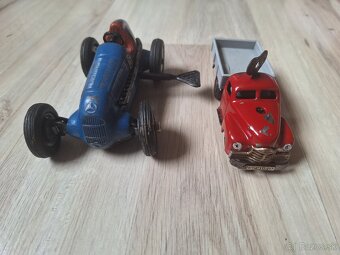 2 funkčné staré autíčka SCHUCO - 2