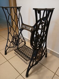 Predam  sijaci stroj Singer. - 2