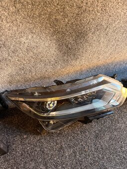 Svetlá Nissan Qashqai J11 - 2