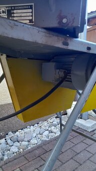 Cirkulár Narex s hoblovačkou. - 2