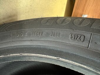 Goodyear Efficientgrip Performance SUV 235/50 R20 104W - 2