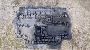 Spodný kryt motora Škoda Superb 2 - 2