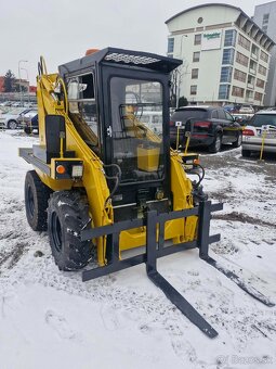 UNC 060 - Smykový nakladač - Brno - 2