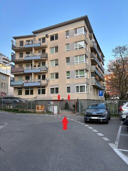 NOVÁ CENA- PARKOVACIE MIESTO RUŽINOV Teslova/Tomášikova 25/A - 2