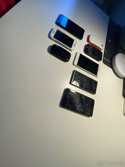 Staré mobilné telefóny - 2