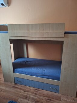Poschodova postel - 2