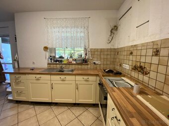 Moderná kuchynská linka so spotrebičmi - 2